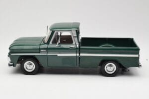 Chevrolet C-10 Vert Sun Star 1:18 1360 Métal Moulé — image 4 sur 8