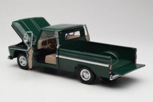 Chevrolet C-10 Vert Sun Star 1:18 1360 Métal Moulé — image 5 sur 8