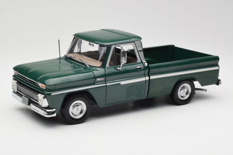 Chevrolet C-10 Vert Sun Star 1:18 1360 Métal Moulé