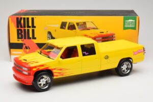 Chevrolet C2500 Silverado Pussy Wagon From Kill Bill Jaune GreenLight 1:18 19015 Métal Moulé — image 6 sur 6