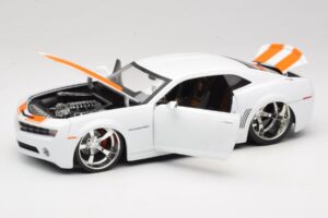 Chevrolet Camaro Concept Tuned Blanc Jada 1:18 63014 Métal Moulé — image 2 sur 8