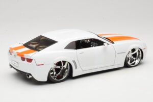 Chevrolet Camaro Concept Tuned Blanc Jada 1:18 63014 Métal Moulé — image 3 sur 8