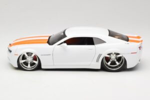 Chevrolet Camaro Concept Tuned Blanc Jada 1:18 63014 Métal Moulé — image 4 sur 8