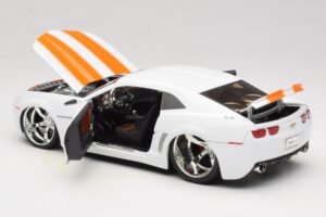 Chevrolet Camaro Concept Tuned Blanc Jada 1:18 63014 Métal Moulé — image 5 sur 8