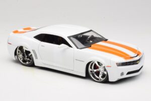Chevrolet Camaro Concept Tuned Blanc Jada 1:18 63014 Métal Moulé — image 6 sur 8
