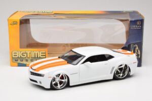 Chevrolet Camaro Concept Tuned Blanc Jada 1:18 63014 Métal Moulé — image 8 sur 8