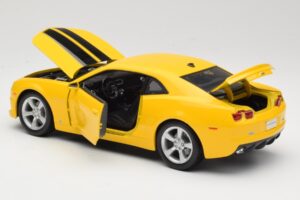 Chevrolet Camaro SS RS Jaune Maisto 1:18 31173 Métal Moulé — image 5 sur 8