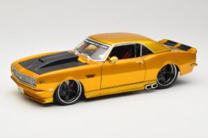 Chevrolet Camaro Z/28 Or Maisto 1:18 31066 Métal Moulé