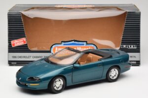 Chevrolet Camaro Z28 Cabriolet Vert American Muscle 1:18 7231D0 Métal Moulé — image 8 sur 8