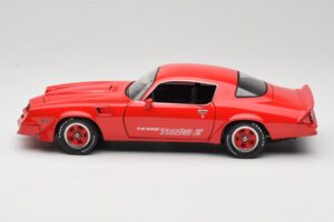 Chevrolet Camaro Z28 Yenko Turbo Z Rouge GreenLight 1:18 12999 Métal Moulé — image 4 sur 8