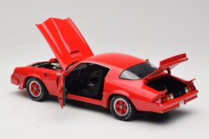 Chevrolet Camaro Z28 Yenko Turbo Z Rouge GreenLight 1:18 12999 Métal Moulé — image 5 sur 8