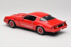 Chevrolet Camaro Z28 Yenko Turbo Z Rouge GreenLight 1:18 12999 Métal Moulé — image 7 sur 8