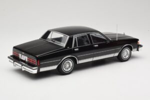 Chevrolet Caprice Noir MCG 1:18 MCG18113 Métal Moulé — image 2 sur 6