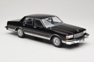 Chevrolet Caprice Noir MCG 1:18 MCG18113 Métal Moulé — image 4 sur 6