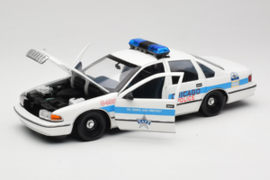 Chevrolet Caprice Chicago Police UT Models 1:18 180142096 Métal Moulé — image 2 sur 8