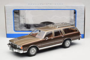 Chevrolet Caprice Estate Wagon Beige MCG 1:18 MCG18476 Métal Moulé — image 6 sur 6