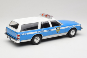 Chevrolet Caprice Estate Wagon NYPD MCG 1:18 MCG18477 Métal Moulé — image 2 sur 6