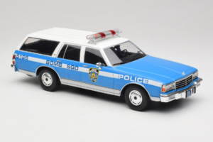 Chevrolet Caprice Estate Wagon NYPD MCG 1:18 MCG18477 Métal Moulé — image 4 sur 6