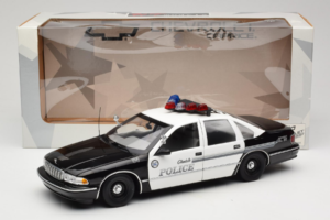Chevrolet Caprice Glendale Police UT Models 1:18 21026 Métal Moulé — image 8 sur 8
