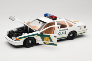 Chevrolet Caprice Metro Dade Police UT Models 1:18 21024 Métal Moulé — image 2 sur 8