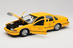 Chevrolet Caprice Taxi NYC UT Models 1:18 180142095-O1 Métal Moulé — image 2 sur 8