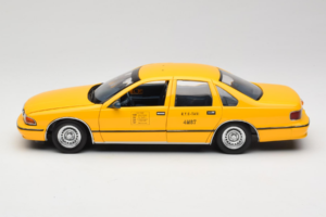 Chevrolet Caprice Taxi NYC UT Models 1:18 180142095-O1 Métal Moulé — image 4 sur 8