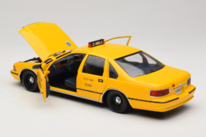 Chevrolet Caprice NYC Taxi UT Models 1:18 180142095 Métal Moulé — image 5 sur 8