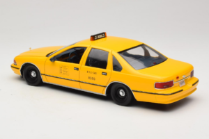 Chevrolet Caprice NYC Taxi UT Models 1:18 180142095 Métal Moulé — image 7 sur 8