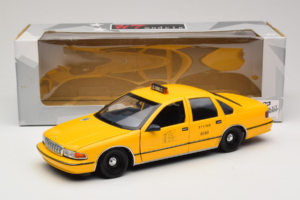 Chevrolet Caprice NYC Taxi UT Models 1:18 180142095 Métal Moulé — image 8 sur 8