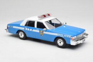 Chevrolet Caprice NYPD Voiture de Police MCG 1:18 MCG18360 Métal Moulé — image 4 sur 6