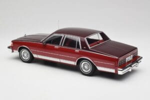 Chevrolet Caprice Rouge Métallique MCG 1:18 MCG18361 Métal Moulé — image 5 sur 6