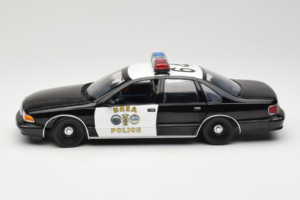 Chevrolet Caprice Californie Police UT Models 1:18 180142098 Métal Moulé — image 4 sur 8