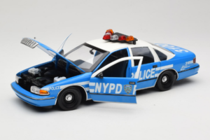 Chevrolet Caprice New York Police UT Models 1:18 180142097 Métal Moulé — image 2 sur 8