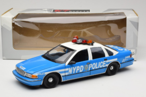 Chevrolet Caprice New York Police UT Models 1:18 180142097 Métal Moulé — image 8 sur 8
