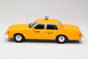 Chevrolet Caprice Jaune Taxi MCG 1:18 MCG18038 Métal Moulé — image 3 sur 6