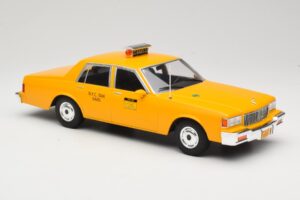 Chevrolet Caprice Jaune Taxi MCG 1:18 MCG18038 Métal Moulé — image 4 sur 6