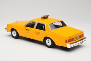Chevrolet Caprice Jaune Taxi MCG 1:18 MCG18038 Métal Moulé — image 5 sur 6