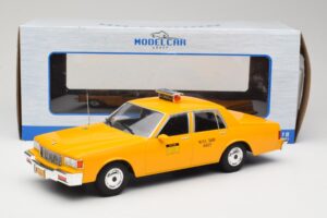 Chevrolet Caprice Jaune Taxi MCG 1:18 MCG18038 Métal Moulé — image 6 sur 6