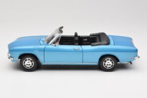 Chevrolet Corvair Monza Cabriolet Bleu Road Signature 1:18 92498 Métal Moulé — image 4 sur 8