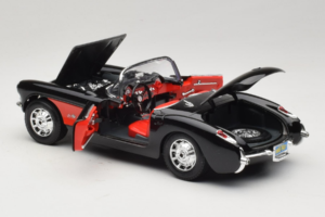Chevrolet Corvette C1 Noir & Rouge Bburago 1:18 3034-M1 Métal Moulé — image 5 sur 8