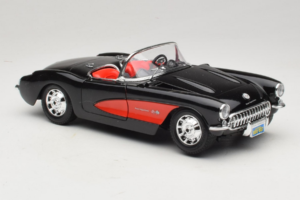 Chevrolet Corvette C1 Noir & Rouge Bburago 1:18 3034-M1 Métal Moulé — image 6 sur 8