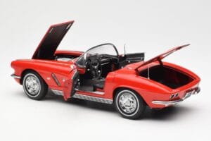 Chevrolet Corvette C1 Cabriolet Roman Rouge AUTOart 1:18 71102 Métal Moulé — image 5 sur 8