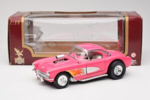 Chevrolet Corvette C1 Gasser Rose Road Legends 1:18 92019-R1 Métal Moulé — image 8 sur 8