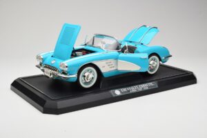 Chevrolet Corvette C1 Hard Top Bleu Solido 1:12 1202-M1 Métal Moulé — image 2 sur 8