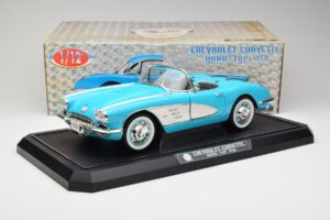 Chevrolet Corvette C1 Hard Top Bleu Solido 1:12 1202-M1 Métal Moulé — image 8 sur 8