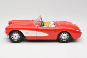 Chevrolet Corvette C1 Roadster Rouge Bburago 1:18 3024 Métal Moulé — image 4 sur 8