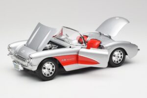 Chevrolet Corvette C1 Argent & Rouge Bburago 1:18 3024-M1 Métal Moulé — image 2 sur 8
