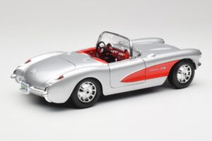 Chevrolet Corvette C1 Argent & Rouge Bburago 1:18 3024-M1 Métal Moulé — image 3 sur 8