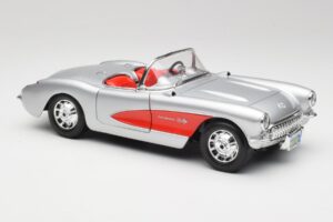 Chevrolet Corvette C1 Argent & Rouge Bburago 1:18 3024-M1 Métal Moulé — image 6 sur 8