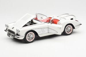 Chevrolet Corvette C1 Spider Hard Top Snowcrest Blanc AUTOart 1:18 71147 Métal Moulé — image 2 sur 8